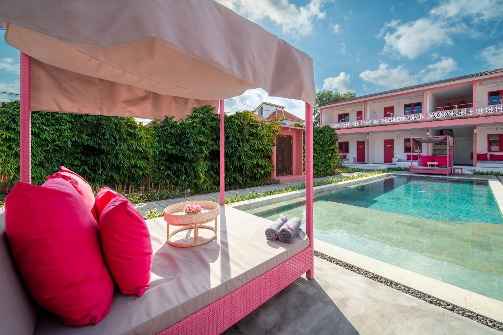 Pinkprivate Balangan - For Cool Adults Only Bed and Breakfast Jimbaran Eksteriør billede