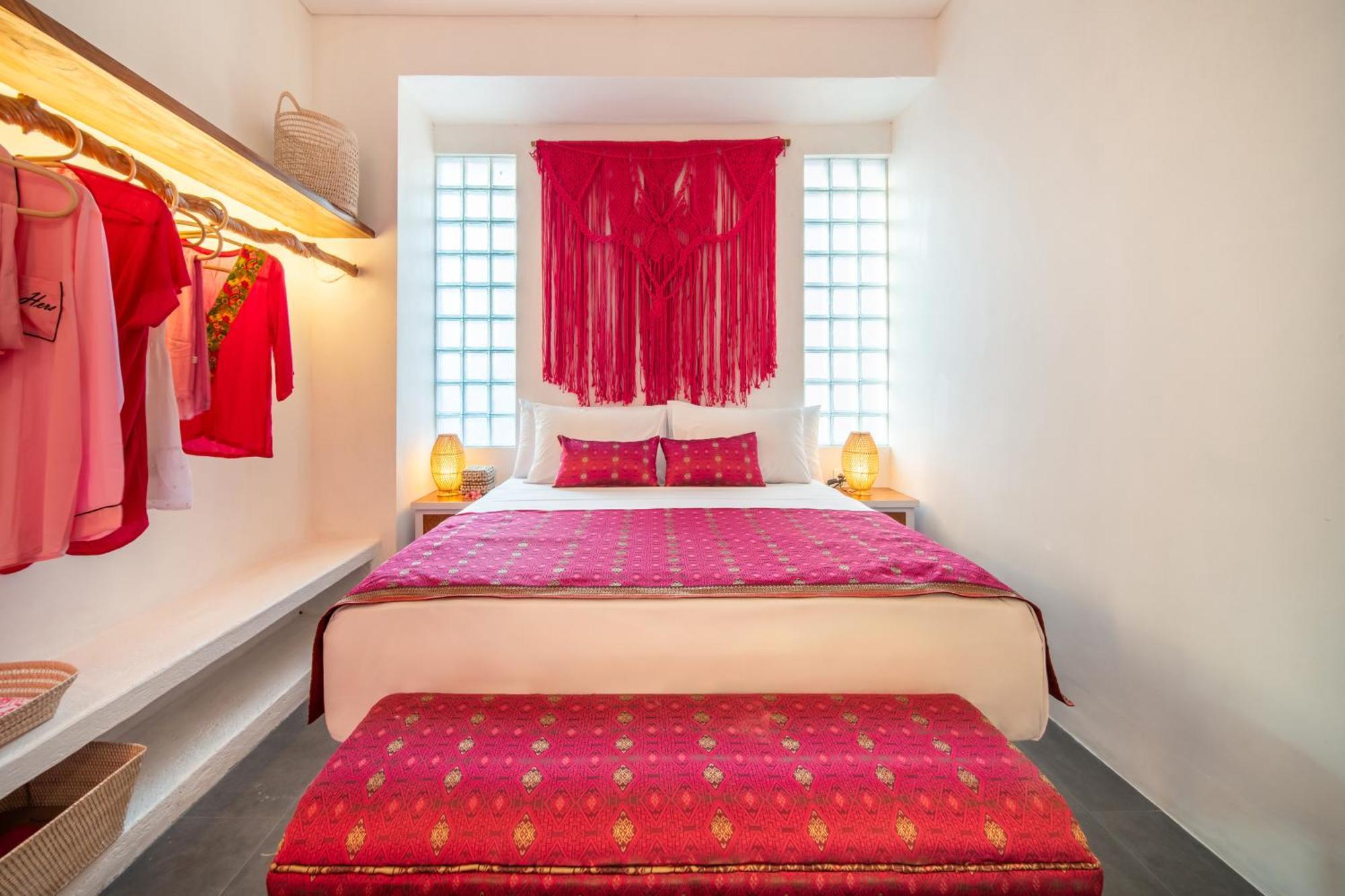 Pinkprivate Balangan - For Cool Adults Only Bed and Breakfast Jimbaran Eksteriør billede
