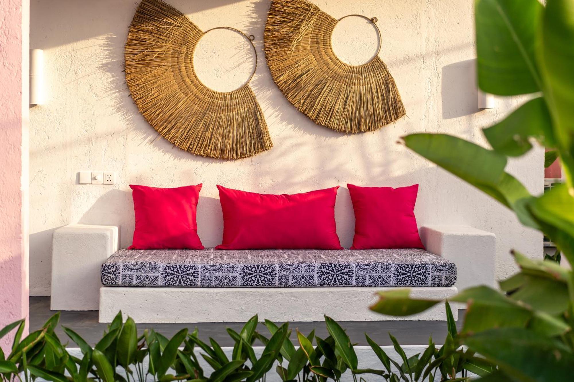 Pinkprivate Balangan - For Cool Adults Only Bed and Breakfast Jimbaran Eksteriør billede