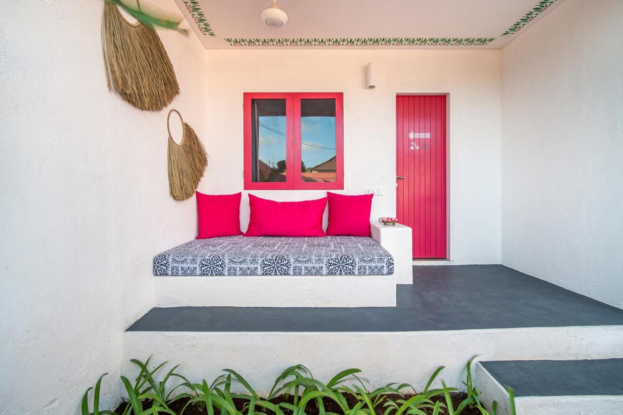 Pinkprivate Balangan - For Cool Adults Only Bed and Breakfast Jimbaran Eksteriør billede